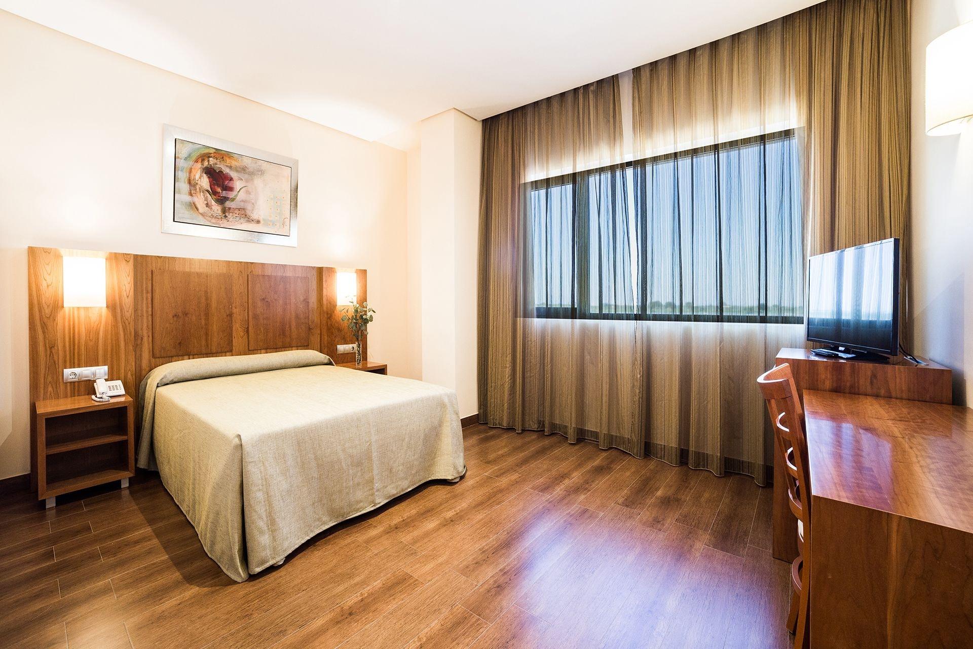Leflet Sanlucar Hotel Sanlucar la Mayor Exterior photo