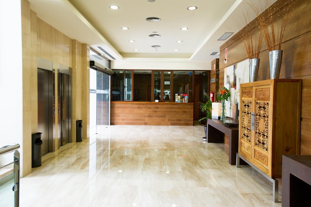 Leflet Sanlucar Hotel Sanlucar la Mayor Exterior photo