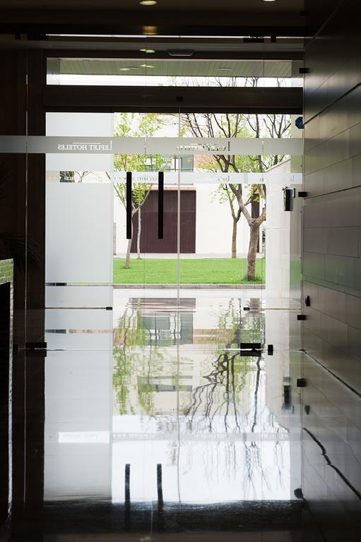 Leflet Sanlucar Hotel Sanlucar la Mayor Exterior photo